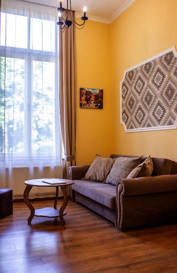 Zharuma Caravan Tbiliszi Kültér fotó